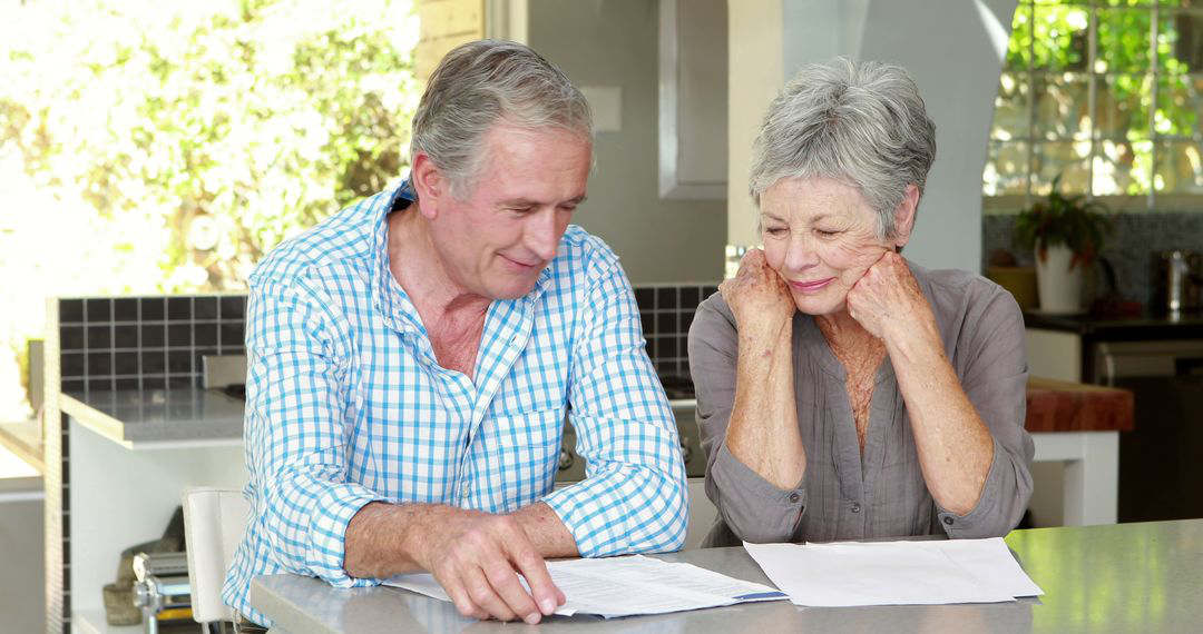 senior couple in florida looking over medicare options